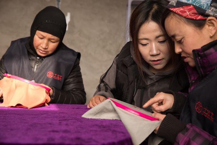Frauen lecken in Lanzhou