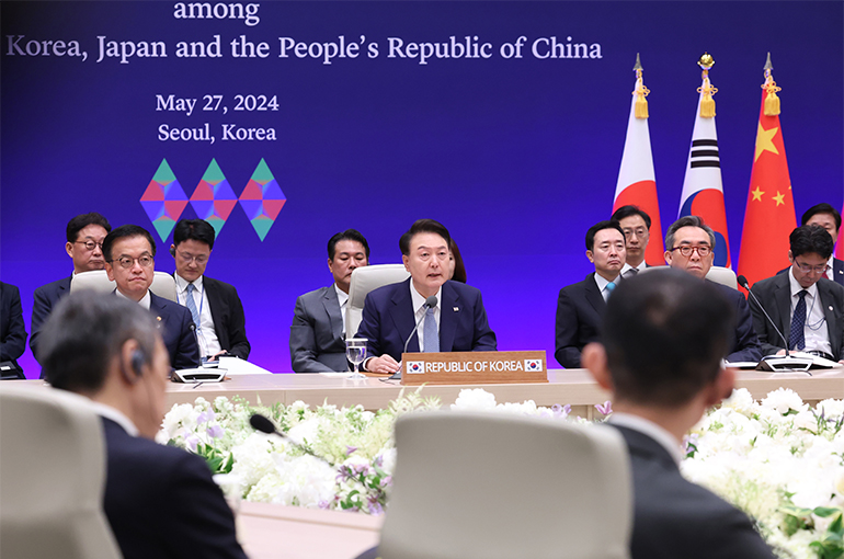 Summit Meeting of Leaders From China, Japan, and South Korea to Boost ...
