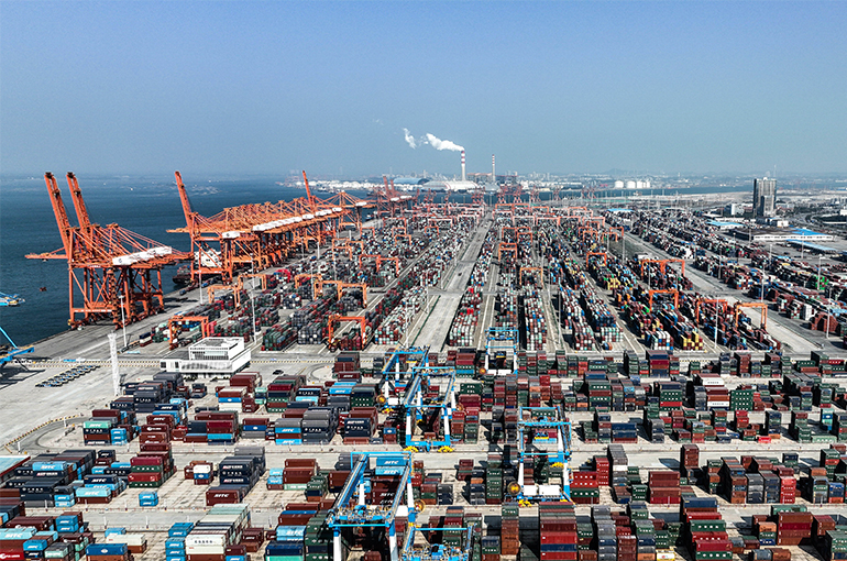 China’s foreign trade value rises 2.9% to USD 2.98 trillion in the first half of the year