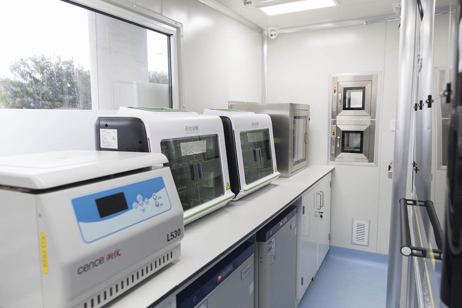 [In Photos] Shanghai’s Mobile Nucleic Acid Lab Cuts Airport Covid19