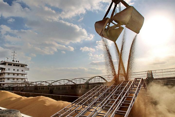 Brazil Could Beat US as the World's No. 1 Soybean Producer This Year With Strong China Demand