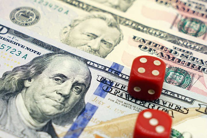 China's Forex Reserves Fell to 17-Month Low in March on Covid-19 Upheaval