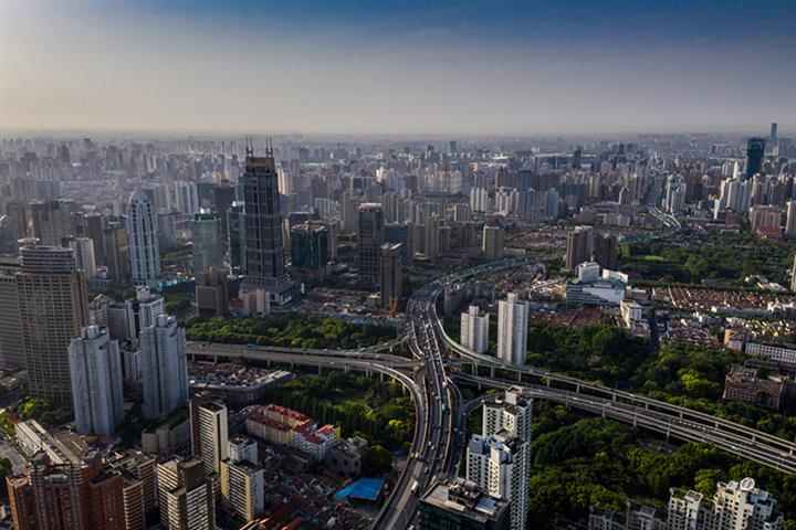 China Should Relax Real Estate Sector’s Deleveraging Targets as Covid Deals Cruel Blow