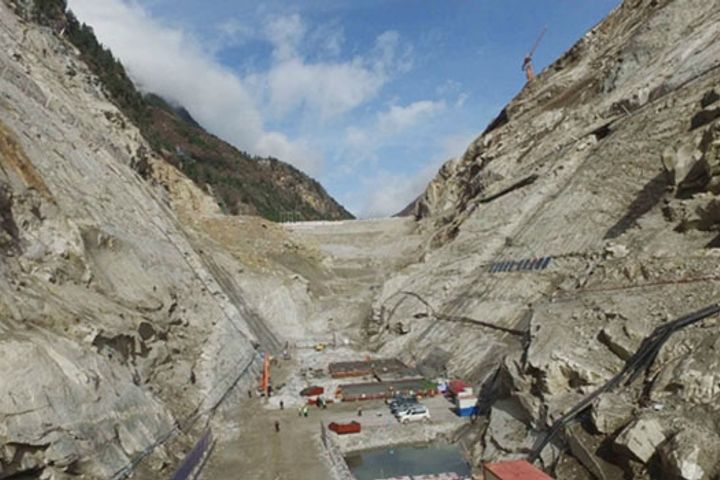 China Starts Pouring Concrete at World's Tallest Dam