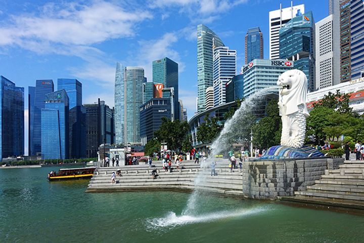 Chinese Tourists to Singapore Outnumber Others for Second Year