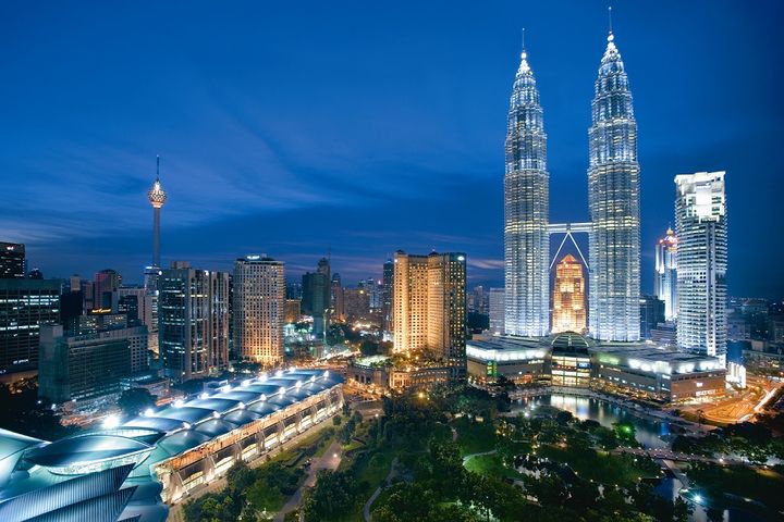Malaysia Stops Granting Licenses for Four Types of Property After China Curbs Capital Outflow