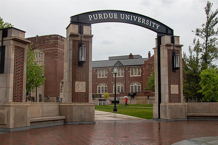 Purdue University Picks First Chinese-American Head