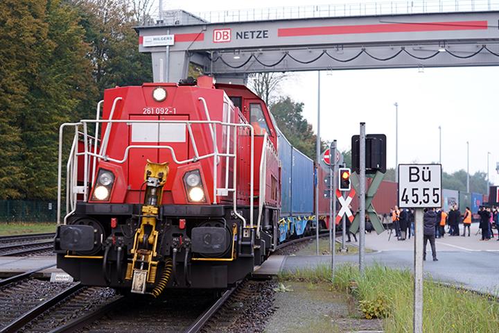Shanghai-Europe Freight Train Traffic Halves as European Forwarders Boycott Russian Routes