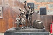 Statue Is Unveiled to Commemorate Shanghai’s Jewish Refugees