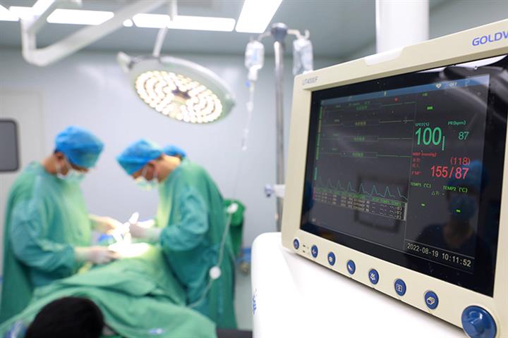 Surgeons Perform China’s First Operations to Implant Absorbable Magnesium Alloy Coronary Stents