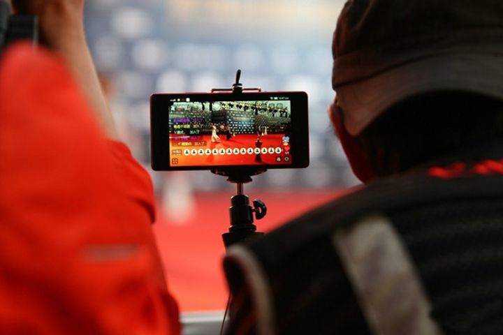 Growth Gap in China's Live-Streaming Sector Hits Firms Without Social Media Backing Most