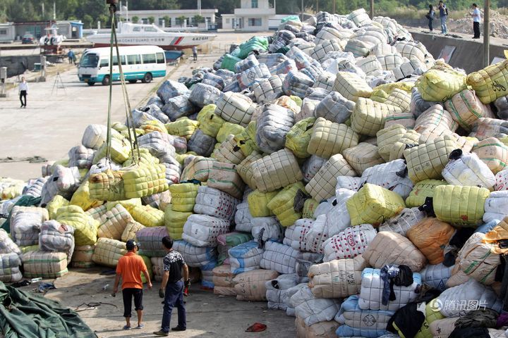 China Cries Foul on Filthy Foreign Waste Imports 