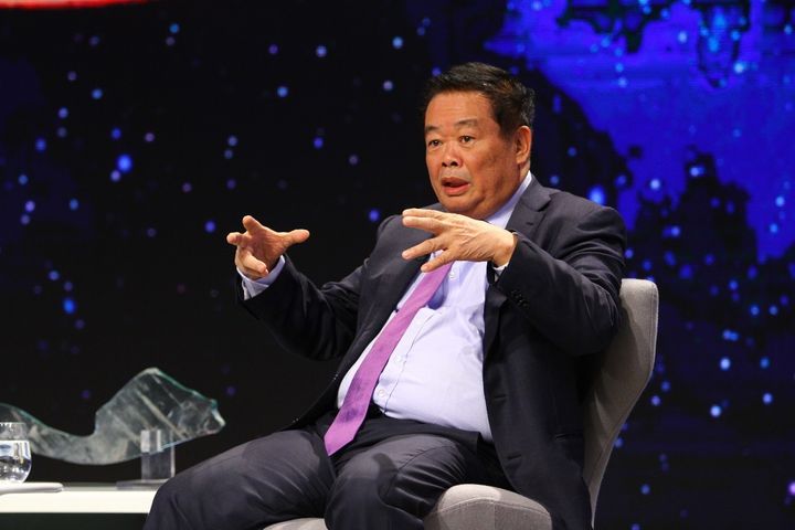 Chinese Glass Tycoon Dismisses New York Times Report as Nothing but Rumors