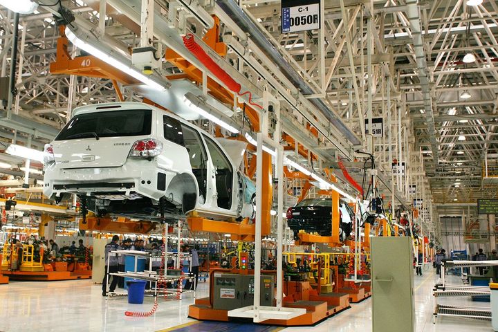 Growth of China's Auto Production and Sales Slows in First Half