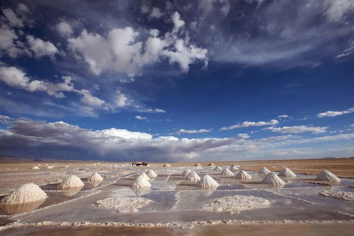 Qinghai Salt Lake Reserves Account for Over 60% of Identified Lithium Resources, Report Says