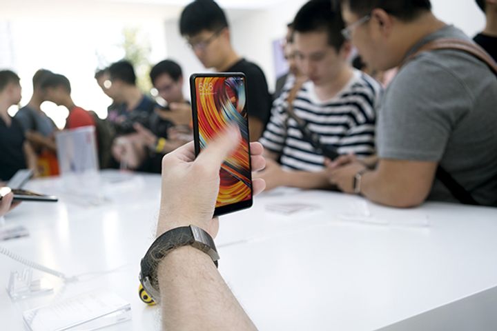 Xiaomiがワイヤレスパワーコンソーシアムに参加し、今後のMi 7スマートフォンにワイヤレス充電を追加する可能性があります