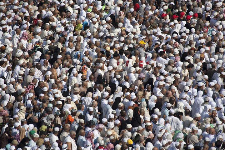 メッカでメッカ巡礼の巡礼に参加した約12,000人の中国人イスラム教徒が中国に帰国