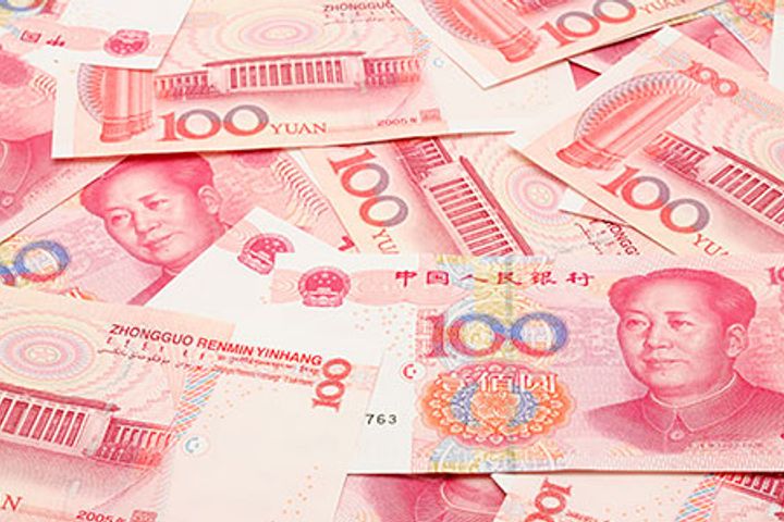 Yuan Pulls Up, Narrows Against Dollar After Steep Drop