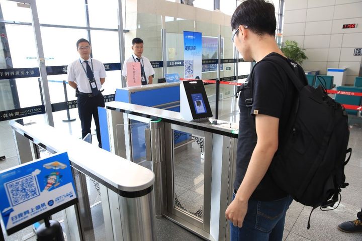中国の空港セキュリティは徐々に顔認識システムをインストールします