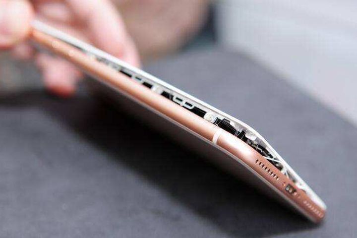 China Hit Hardest by Apple's iPhone 8 Battery Swelling Issue