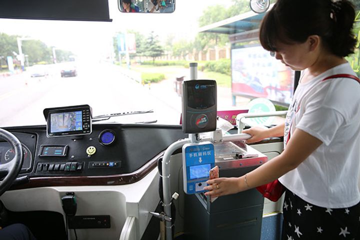 Shanghai Residents Can Use Their Phones in Place of Public Transportation Cards