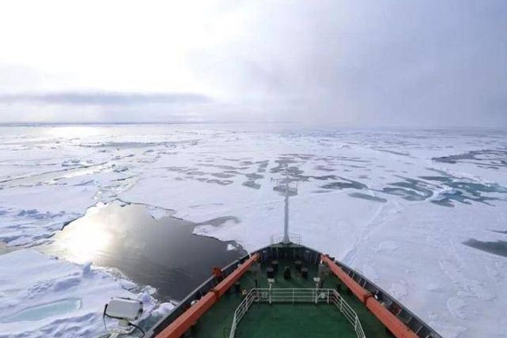Chinese Scientific Research Ship Xuelong Completes First Test Run Through Arctic Northwest Passage