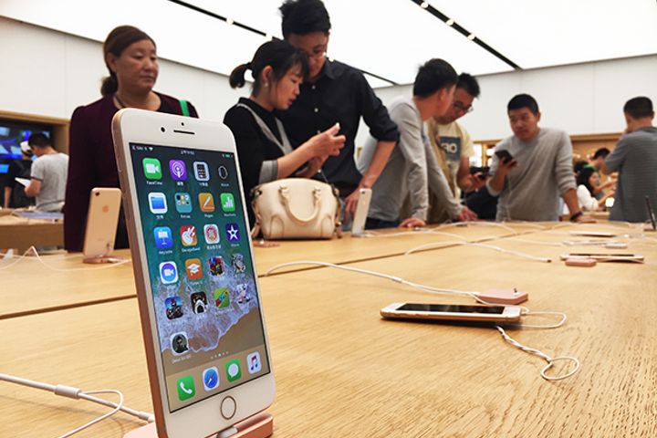 中国は世界の7億3000万人のiPhoneユーザーの3分の1を主張しています