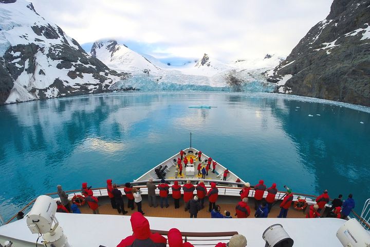 Chinese Seniors Flock to Antarctic as Affluence Awakens Adventurism Among the Aging