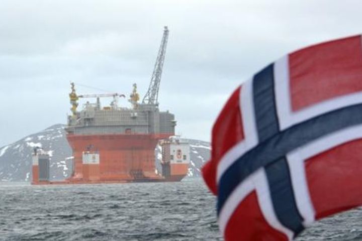 Norway's Sovereign Wealth Fund Mulls Dumping Oil, Gas Assets