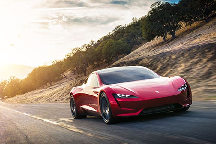 Tesla Accepts Reservations for its New Supercar Roadster in China