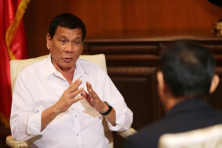 Philippines' Duterte Opens the Domestic Telecom Industry to Chinese Companies