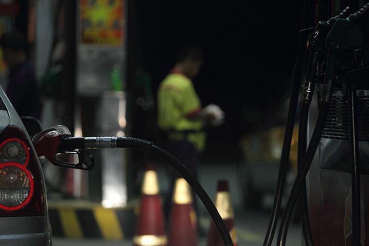 Authorities Will Up Cost of Oil in China as Global Prices Increase, Experts Say