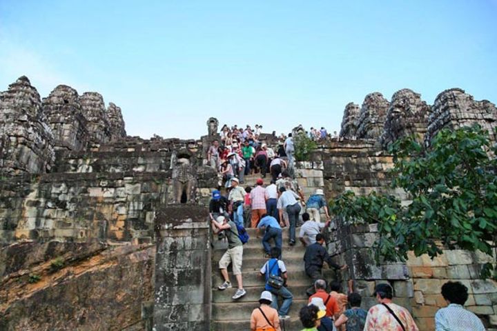 China, Cambodia Will Develop Tourism Cooperation Under 'Belt and Road'; 1 Million Chinese Tourists to Visit Southeast Asian Country This Year