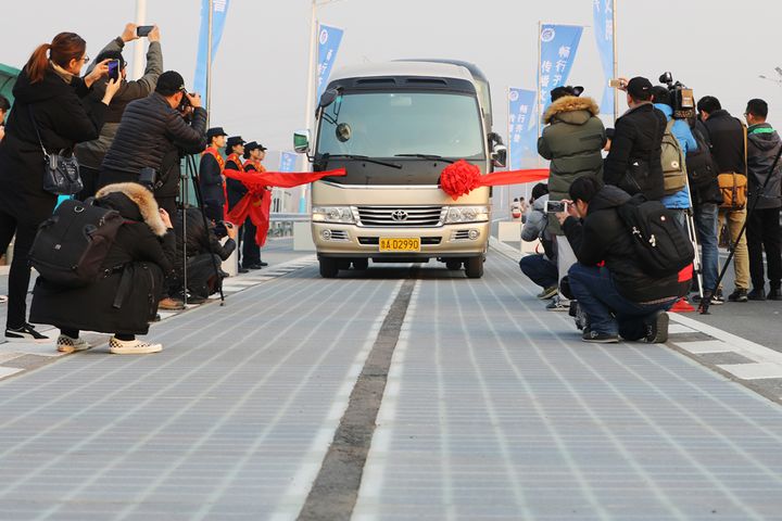 China Unveils Power-Generating Solar Highway