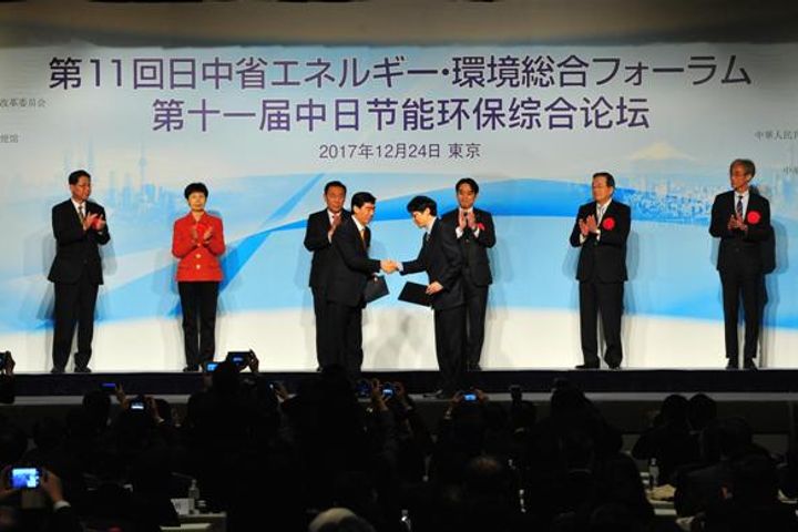 China, Japan Hold Talks to Tackle Environmental Issues