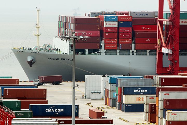 China's Imports and Exports Rise by Double Digits Last Month, Beat Expectations