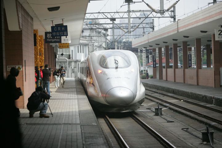 中国鉄道が冬季オリンピックの路線で自動運転列車でスマートテックドライブを強化