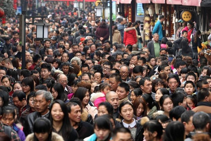 中国の国内観光は、習慣が変わる中、春節の間に12% 成長しました