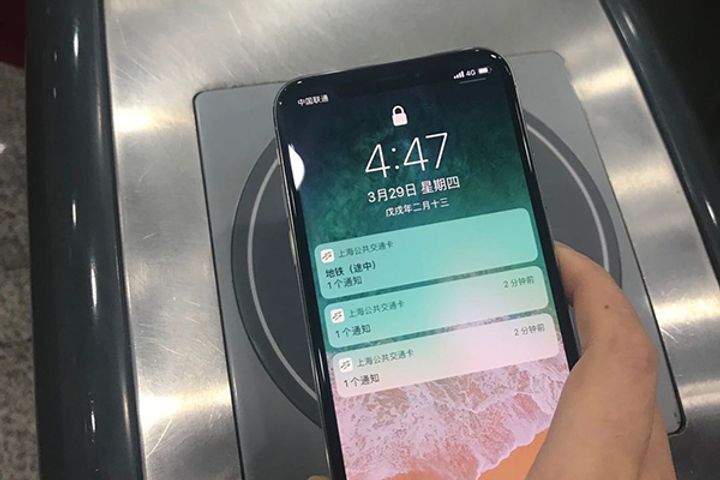 Apple One-Ups Tencent、アリババの公共交通機関の支払い