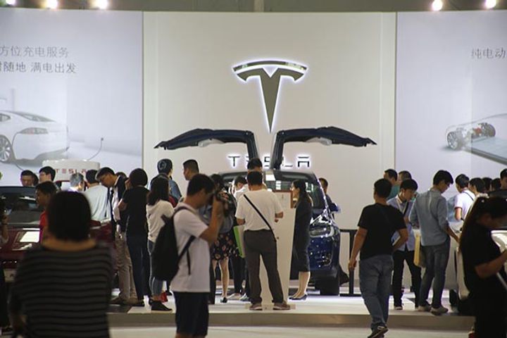 Shanghai, Tesla Extend Talks to Make NEVs in China