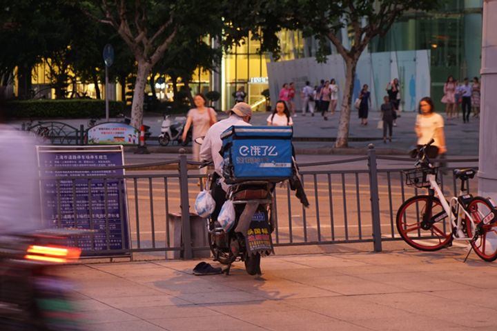 Shanghai Brings In Scoring System for Takeout Delivery Drivers to Improve Safety
