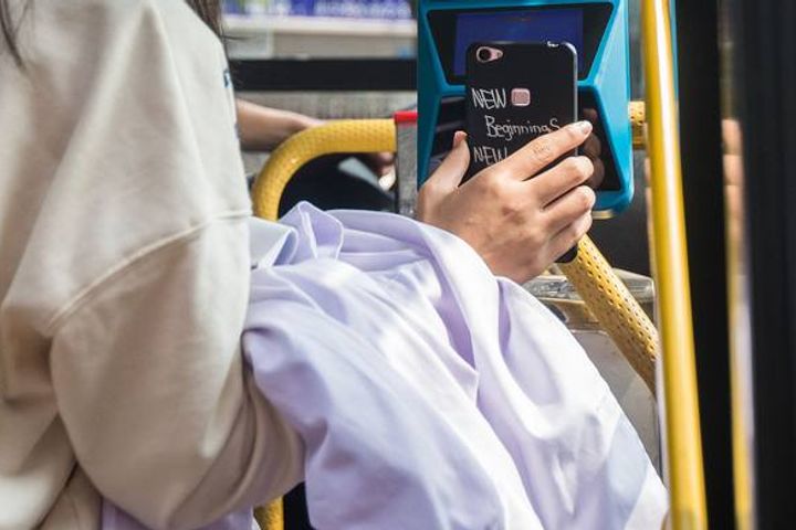 Shanghai Lets Bus Riders Pay by Scanning QR Code, Supports WeChat Pay First