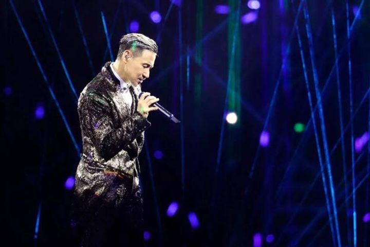 Jacky Cheung Concerts Give Away Five Fugitives Thanks to Facial Recognition Technology
