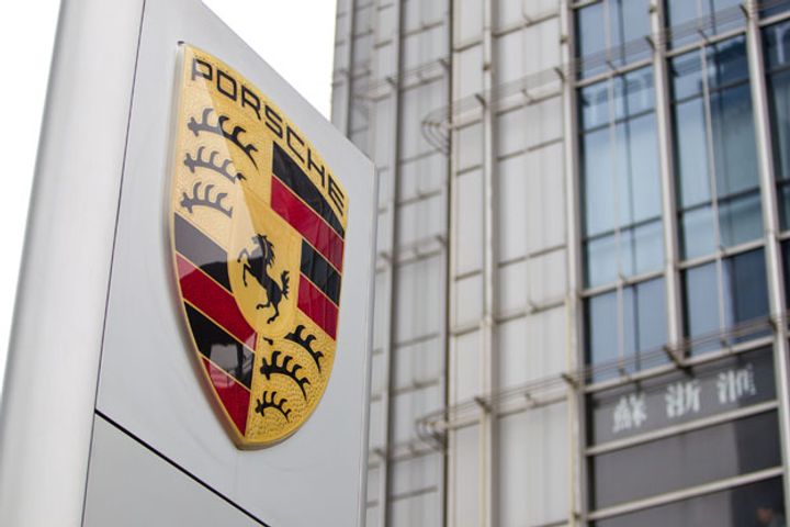 Porsche Takes Same Road as Luxury Rivals in Cutting China Prices