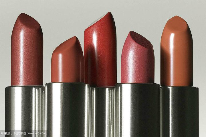 One in Six Chinese Males Under 24 Buys Lipstick, JD Data Shows