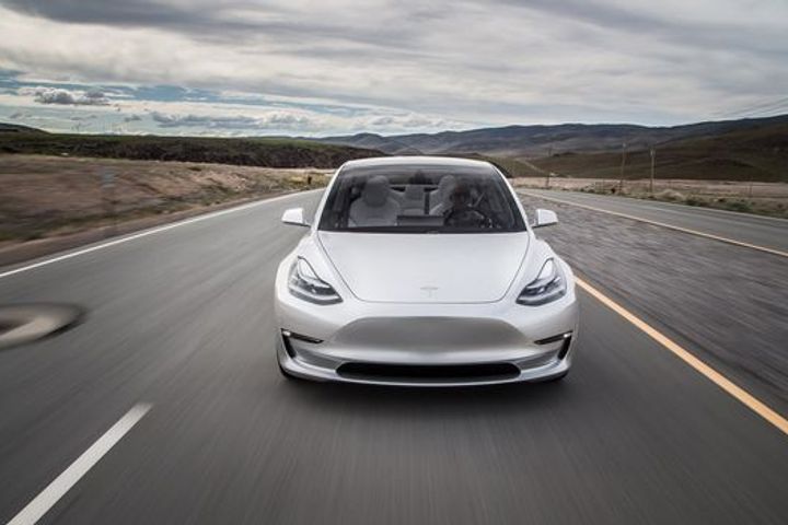 Elon Musk Brought 10 Tesla Model 3s to Beijing for Buyers to Test Drive