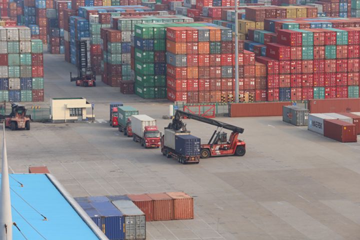 China's Trade Sheds US Trade Spat Jitters, Jumps 8% in Six Months 