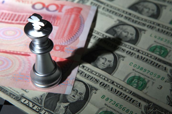 Yuan Logs Biggest Slump in 18 Months, Falls to 6.7 Against Dollar