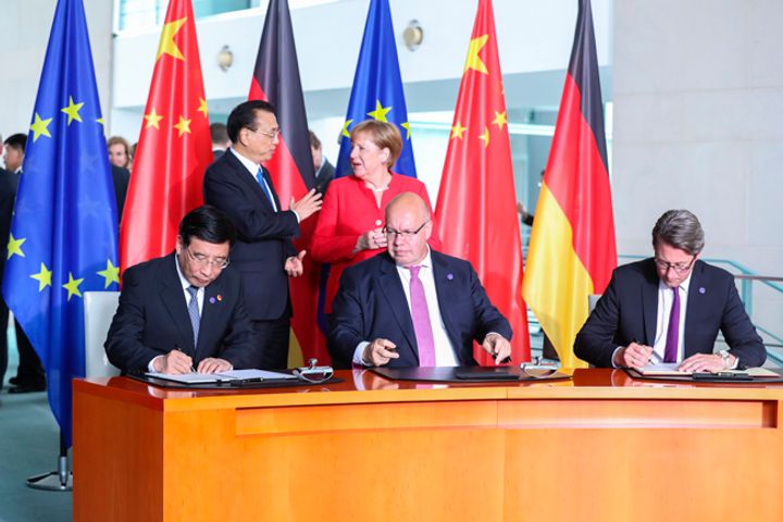 China, Germany Sign 21 Cooperation Agreements During Premier Li Visit