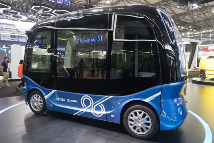 Baidu's Robin Li Reveals Unmanned Bus, AI Chip, Digital Assistant Upgrade at Tech Summit